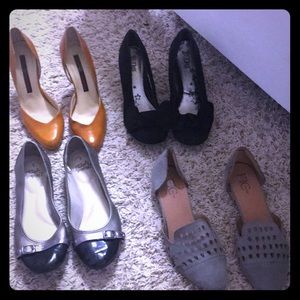 These four pairs of shoes come in a bundle.